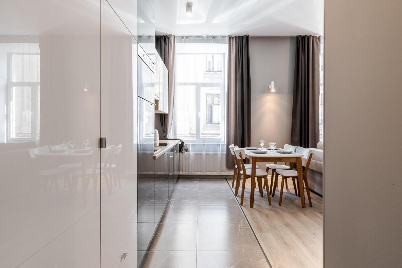 Inshiapartments On Popovycha Str 2 Lviv Bagian luar foto
